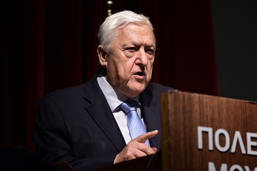 Η εκδήλωση στο Πολεμικό Μουσείο: Παραινέσεις από Καραμανλή, καταστροφολογία από Σαμαρά