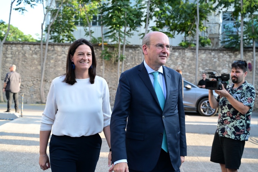 Μητσοτάκης: Μειώσαμε την ανεργία από το 18% στο 8%, δημιουργήσαμε 500.000 νέες θέσεις εργασίας - Επιστρέφουν στη χώρα μας περισσότεροι απ' όσους φεύγουν