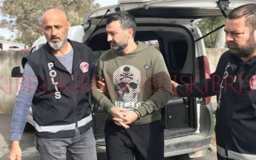Σκάνδαλο στην Κύπρο: Η κοσμική κυρία, οι δεσμοφύλακες-μπάτλερ και ο βαρυποινίτης που συντόνιζε «βρώμικες» μπίζνες από το κελί Σκάνδαλο στην Κύπρο: Η κοσμική κυρία, οι δεσμοφύλακες-μπάτλερ και ο βαρυποινίτης που συντόνιζε «βρώμικες» μπίζνες από το κελί