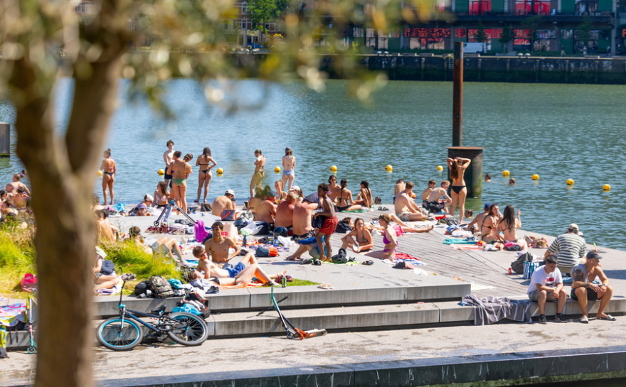 Καύσωνας σαρώνει την Ευρώπη: Κλείνουν σχολεία στη Γαλλία, περιορίζονται οι υπαίθριες εργασίες στην Ιταλία