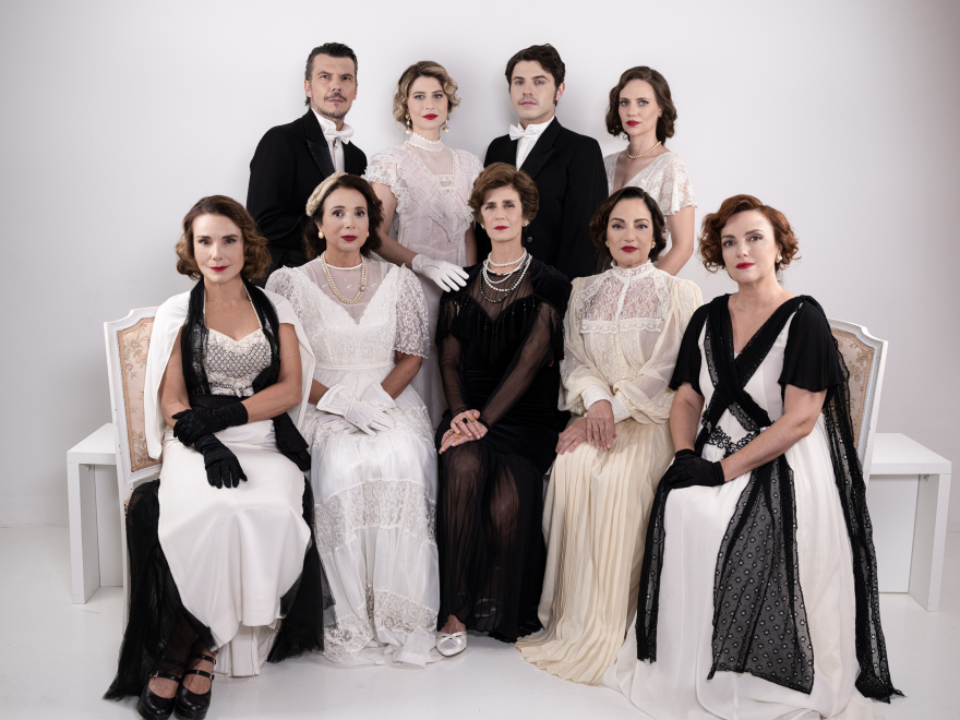 «Αλεξάνδρεια»: Οι πρώτες φωτογραφίες από τη μεγάλη θεατρική παραγωγή που θα ανέβει στο Παλλάς