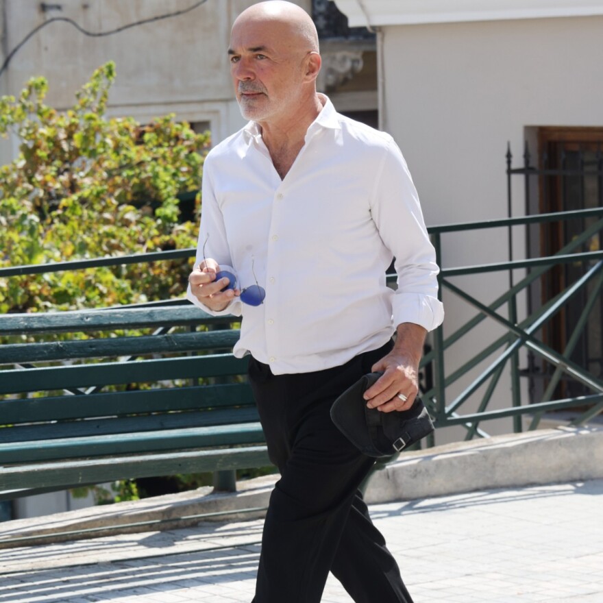 Γεράσιμος Μιχελής: Σε κλίμα βαθιάς οδύνης η κηδεία του ηθοποιού – Συγγενείς, φίλοι και σύσσωμο το «Παρά Πέντε» στο τελευταίο αντίο Γεράσιμος Μιχελής: Σε κλίμα βαθιάς οδύνης η κηδεία του ηθοποιού – Συγγενείς, φίλοι και σύσσωμο το «Παρά Πέντε» στο τελευταίο αντίο