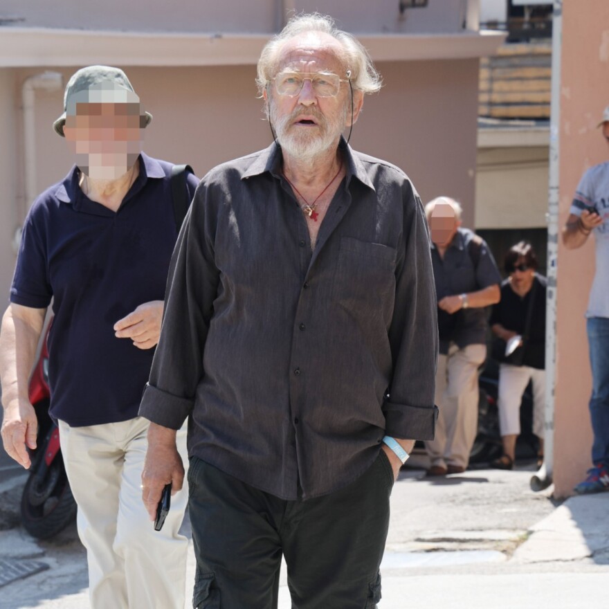 Γεράσιμος Μιχελής: Σε κλίμα βαθιάς οδύνης η κηδεία του ηθοποιού – Συγγενείς, φίλοι και σύσσωμο το «Παρά Πέντε» στο τελευταίο αντίο Γεράσιμος Μιχελής: Σε κλίμα βαθιάς οδύνης η κηδεία του ηθοποιού – Συγγενείς, φίλοι και σύσσωμο το «Παρά Πέντε» στο τελευταίο αντίο