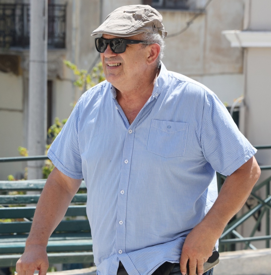 Γεράσιμος Μιχελής: Σε κλίμα βαθιάς οδύνης η κηδεία του ηθοποιού – Συγγενείς, φίλοι και σύσσωμο το «Παρά Πέντε» στο τελευταίο αντίο Γεράσιμος Μιχελής: Σε κλίμα βαθιάς οδύνης η κηδεία του ηθοποιού – Συγγενείς, φίλοι και σύσσωμο το «Παρά Πέντε» στο τελευταίο αντίο