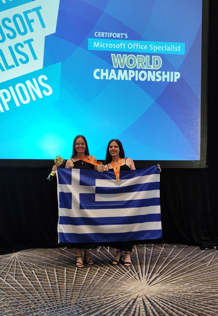 Δυο 17χρονες Ελληνίδες στην κορυφή του κόσμου στον παγκόσμιο διαγωνισμό πληροφορικής της Microsoft Δυο 17χρονες Ελληνίδες στην κορυφή του κόσμου στον παγκόσμιο διαγωνισμό πληροφορικής της Microsoft