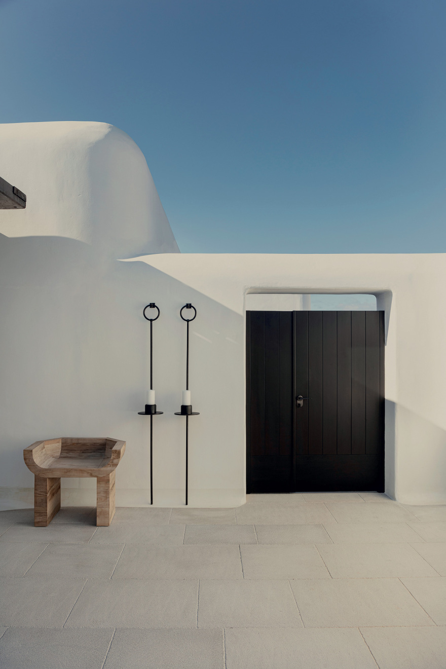 Βαγγέλης Μπόνιος, τo interior άγγιγμα του Μίδα