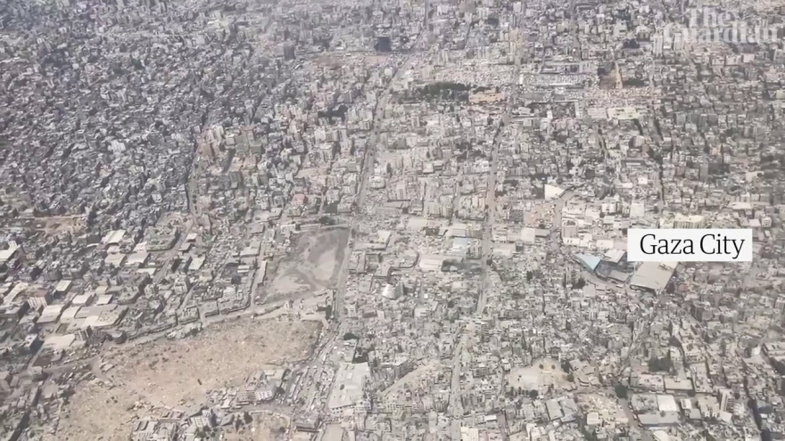 Guardian: Σε απέραντο «νεκροταφείο» έχει μετατραπεί η Γάζα - Πώς φαίνεται ο παλαιστινιακός θύλακας από ψηλά, δείτε βίντεο