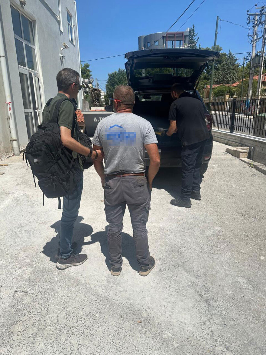 Πεντέλη: Συνελήφθη εργάτης γιατί χρησιμοποιούσε τροχό κοπής δίπλα σε δάσος ενώ είναι ακραίος ο κίνδυνος φωτιάς - Δείτε φωτογραφίες