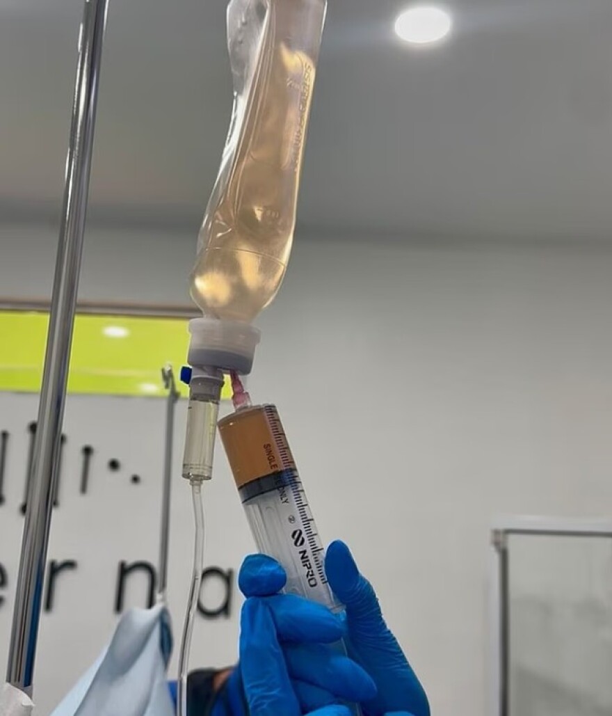 Κιμ Καρντάσιαν: Πήγε στο Μεξικό για αμφιλεγόμενη θεραπεία που δεν γίνεται στις ΗΠΑ - Οι εικόνες από την αίθουσα της επέμβασης






