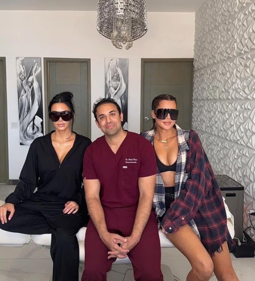 Κιμ Καρντάσιαν: Πήγε στο Μεξικό για αμφιλεγόμενη θεραπεία που δεν γίνεται στις ΗΠΑ - Οι εικόνες από την αίθουσα της επέμβασης






