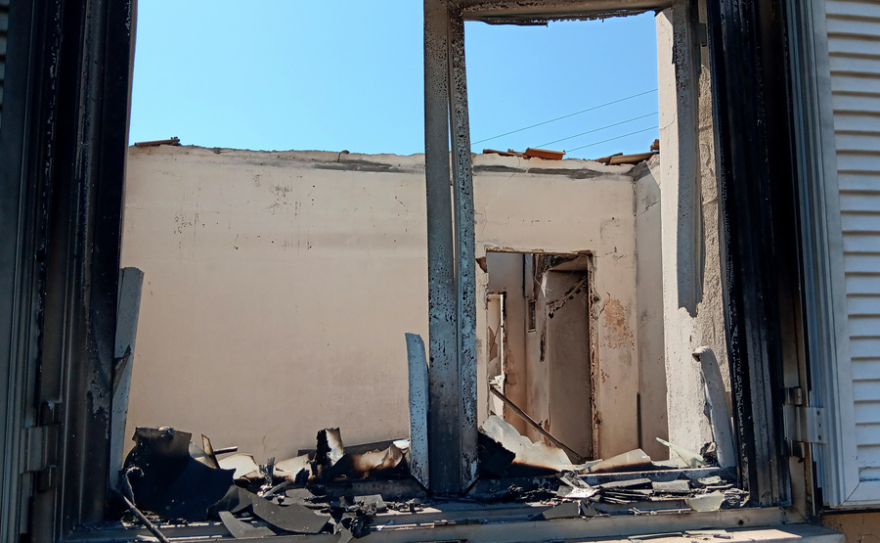 Εικόνες καταστροφής από τη φωτιά σε δυτική Ελλάδα και Χίο – Στάχτη έγιναν σπίτια, αυτοκίνητα, επιχειρήσεις και δάση