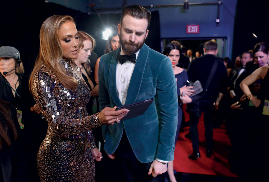 Κρις Έβανς, o Κάπτεν Αμέρικα στον πλανήτη Rom-Com