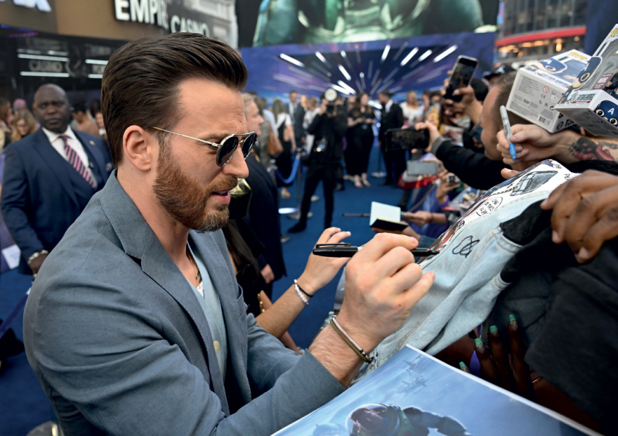 Κρις Έβανς, o Κάπτεν Αμέρικα στον πλανήτη Rom-Com