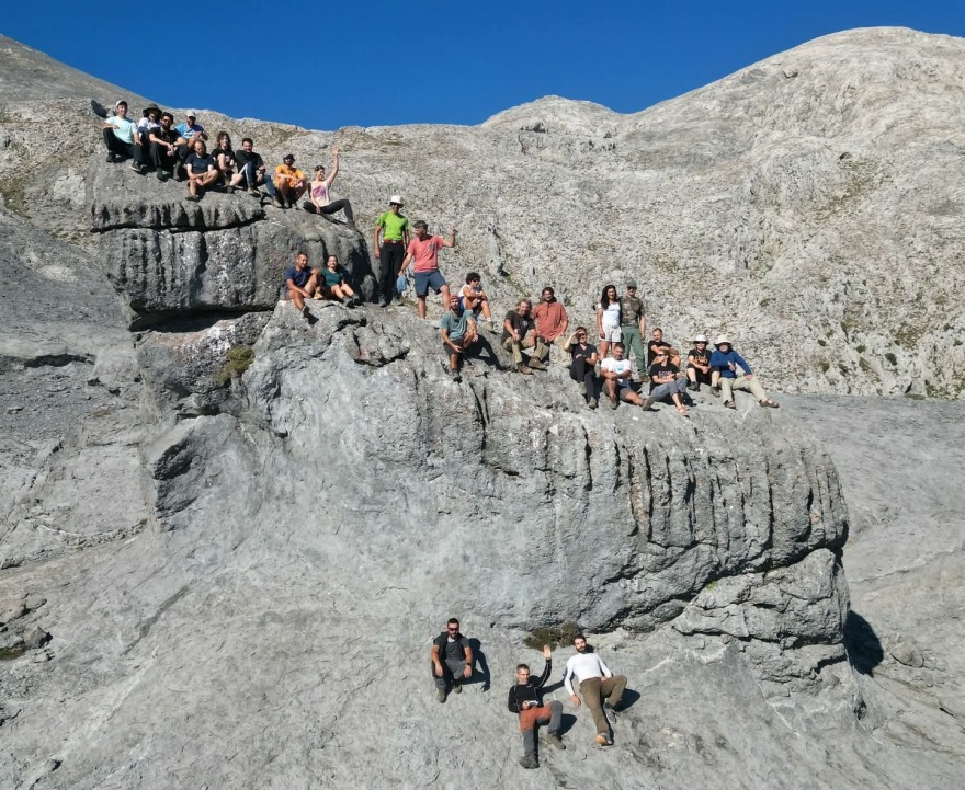 Κατάδυση στο βαθύτερο σπήλαιο της Ελλάδας, κατασκήνωση στα 650 μέτρα κάτω από τη γη, με κουβέρτες και wi-fi, δείτε βίντεο και φωτογραφίες
