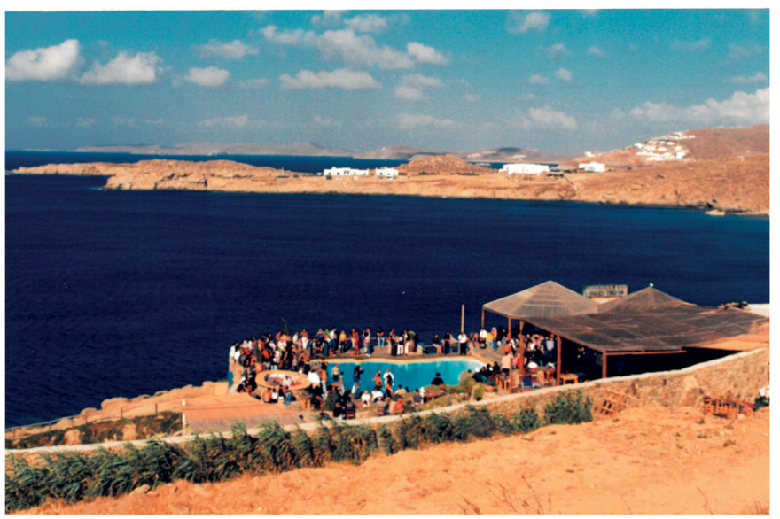 Cavo Paradiso: 30 χρόνια πάρτι και σταρ Djs