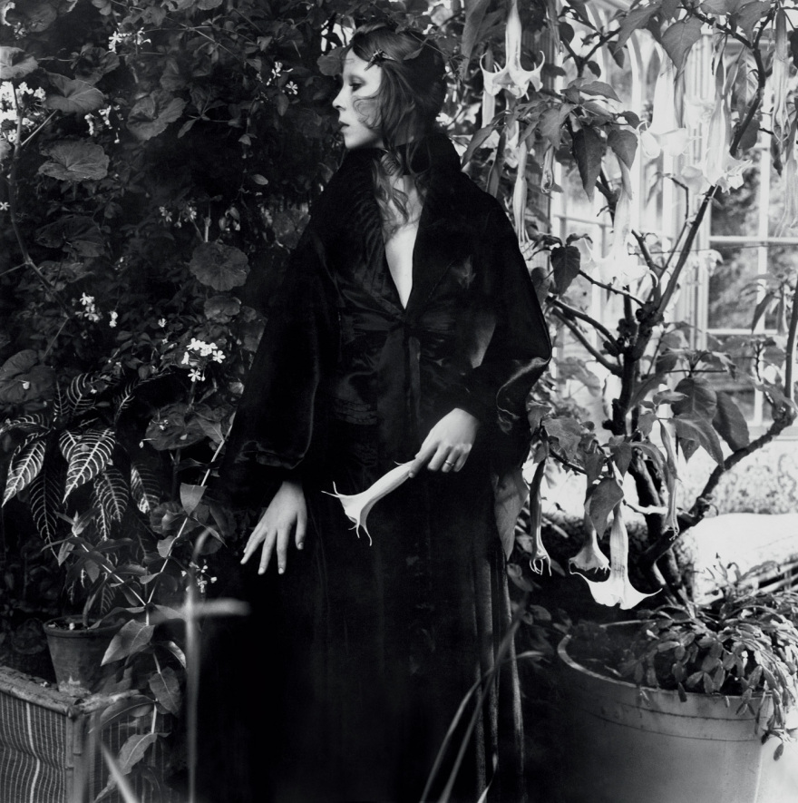 Στους ονειρικούς κήπους του Cecil Beaton