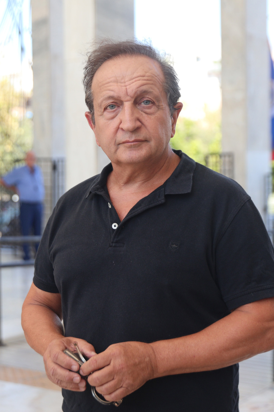 Το τελευταίο αντίο στον Δημήτρη Κωνσταντάρα στο Α' Νεκροταφείο - Δείτε φωτογραφίες