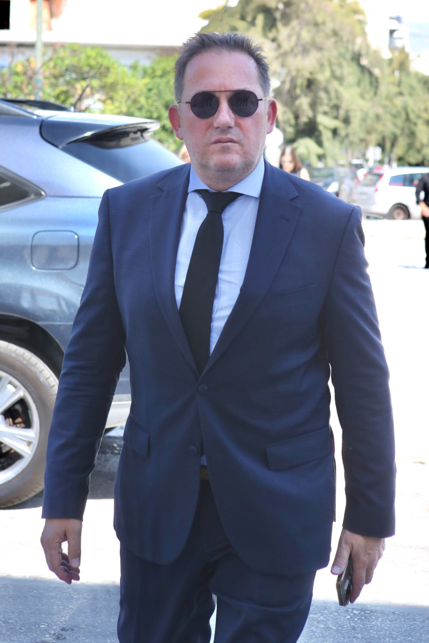 Το τελευταίο αντίο στον Δημήτρη Κωνσταντάρα στο Α' Νεκροταφείο - Δείτε φωτογραφίες