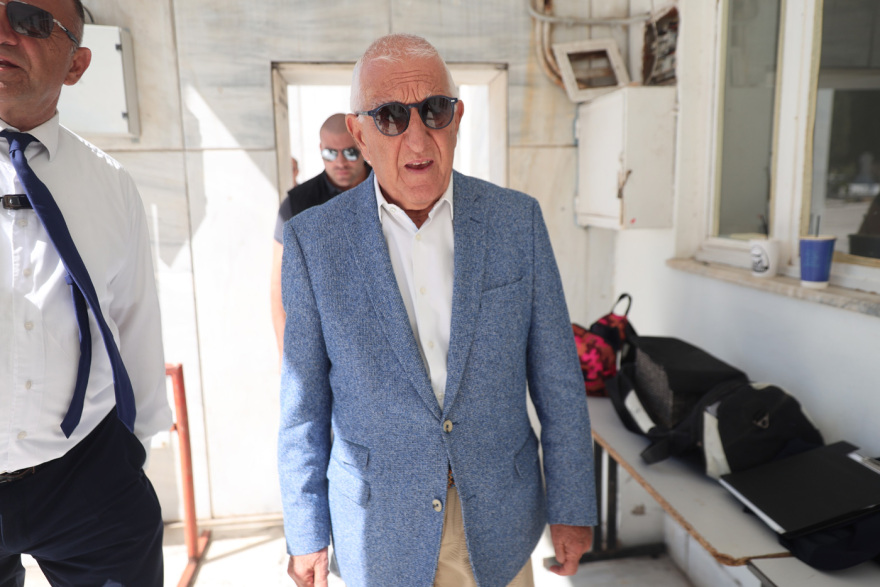 Το τελευταίο αντίο στον Δημήτρη Κωνσταντάρα στο Α' Νεκροταφείο - Δείτε φωτογραφίες