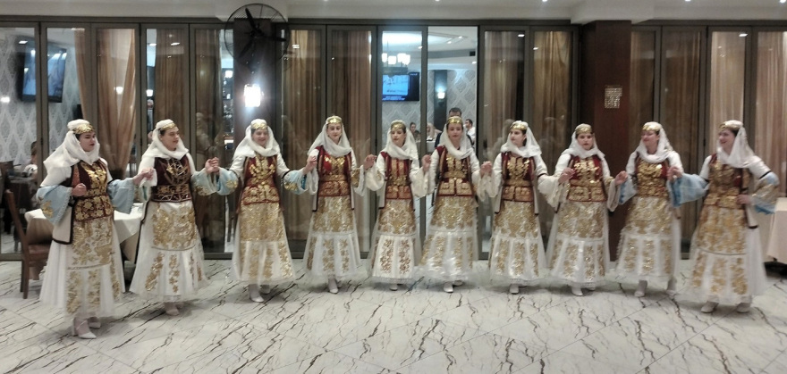 Από τη Βοστώνη στο Αργυρόκαστρο: Νέοι ερευνητές παρουσίασαν τις επιδράσεις της AI στη γλώσσα