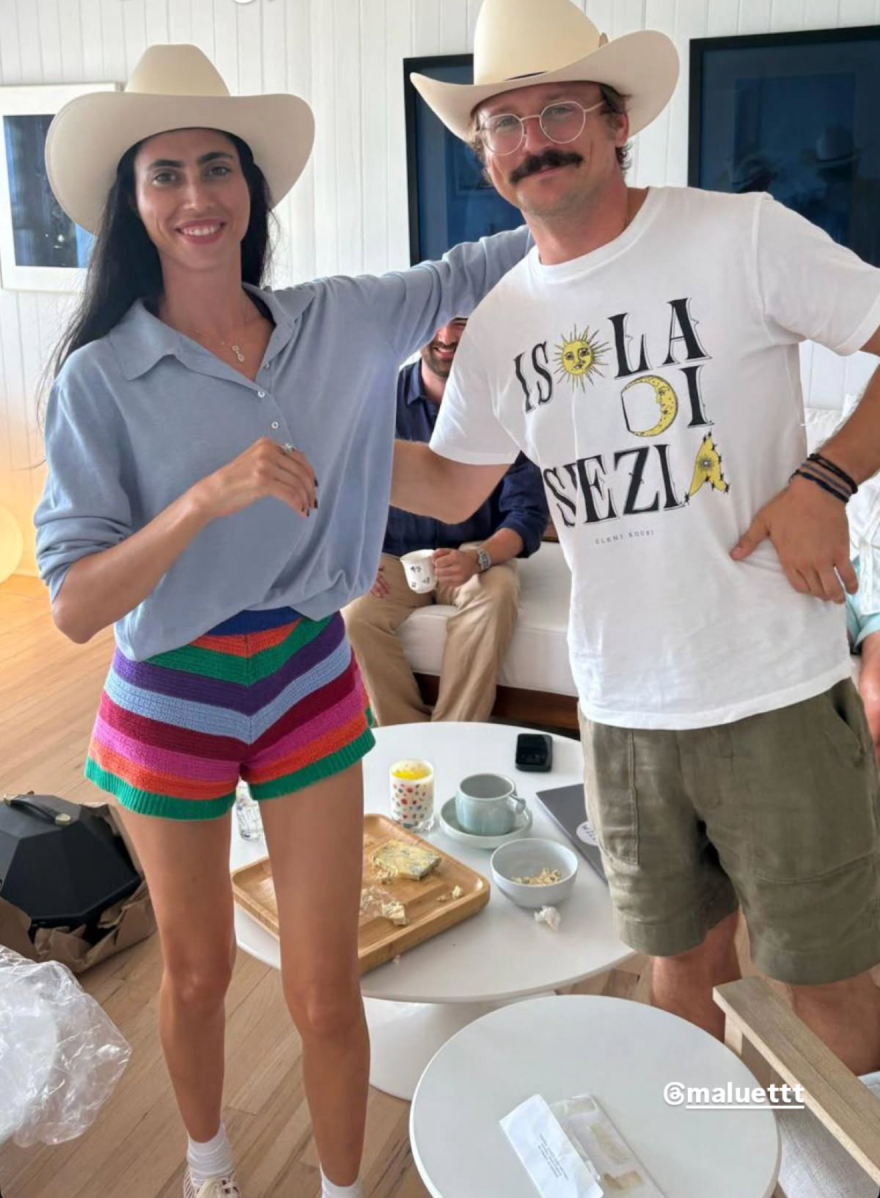 Ρομαντικές στιγμές μετά τον γάμο για τον Νικόλα Νιάρχο και τη Μαλού Ντάλα Πίκολα: Οι διακοπές στην Ιταλία, η εξόρμηση στη Σκωτία και το τρυφερό φιλί