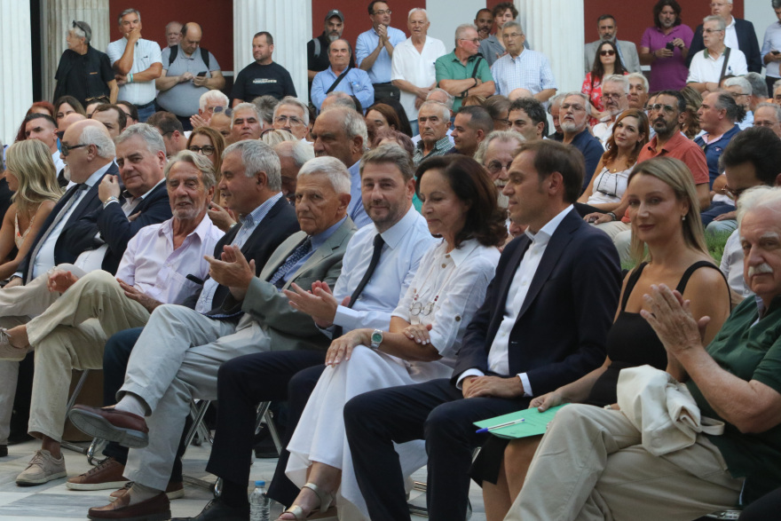 ΠΑΣΟΚ: Όλα όσα έγιναν στο Ζάππειο για τα 51 χρόνια από την 3η Σεπτέμβρη - Οι παρουσίες, η αγωνία για τον... Τσίπρα και τα πηγαδάκια