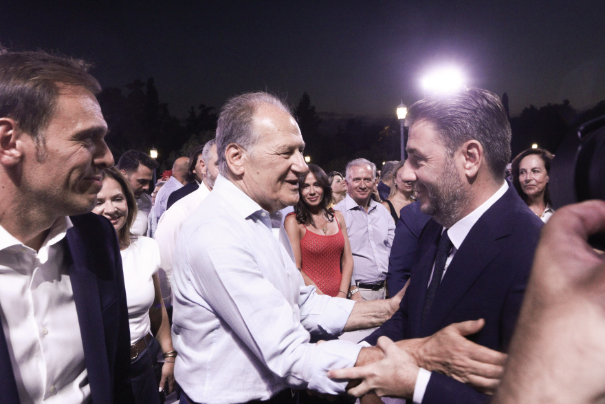 PASOK: Everything that happened in Zappeion for 51 years since September 3rd - the appearances, the agony for ... Tsipras and the wells