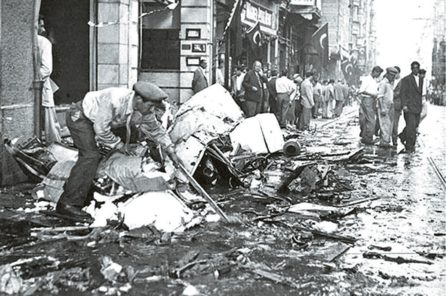 Σεπτεμβριανά, 70 χρόνια μετά: Ο ρόλος του Τούρκου πράκτορα που πυροδότησε τη σφαγή των Ελλήνων της Πόλης το 1955