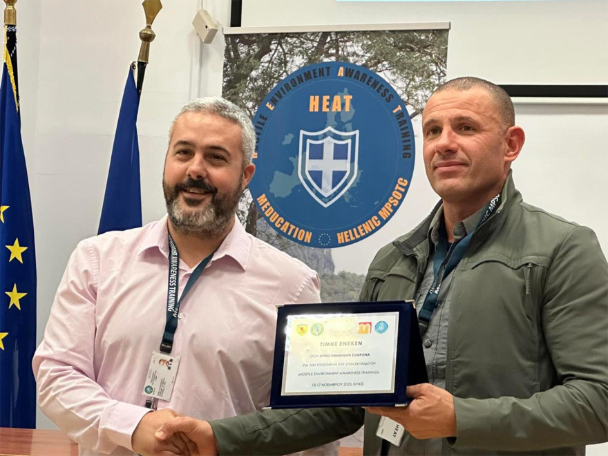 «Ο εκτελεστής του Τσάρλι Κερκ είχε στρατιωτική εκπαίδευση» - Έλληνας σωματοφύλακας μιλάει για τη δολοφονία του Αμερικάνου ακτιβιστή
