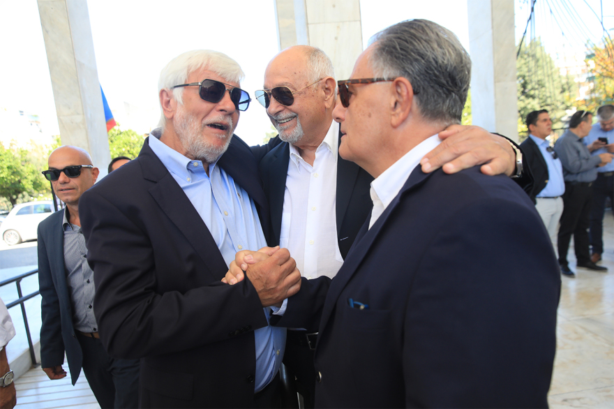 Μνημόσυνο για τη Λένα Σαμαρά - Οικογένεια και φίλοι βρέθηκαν στο Α’ Νεκροταφείο, δείτε βίντεο