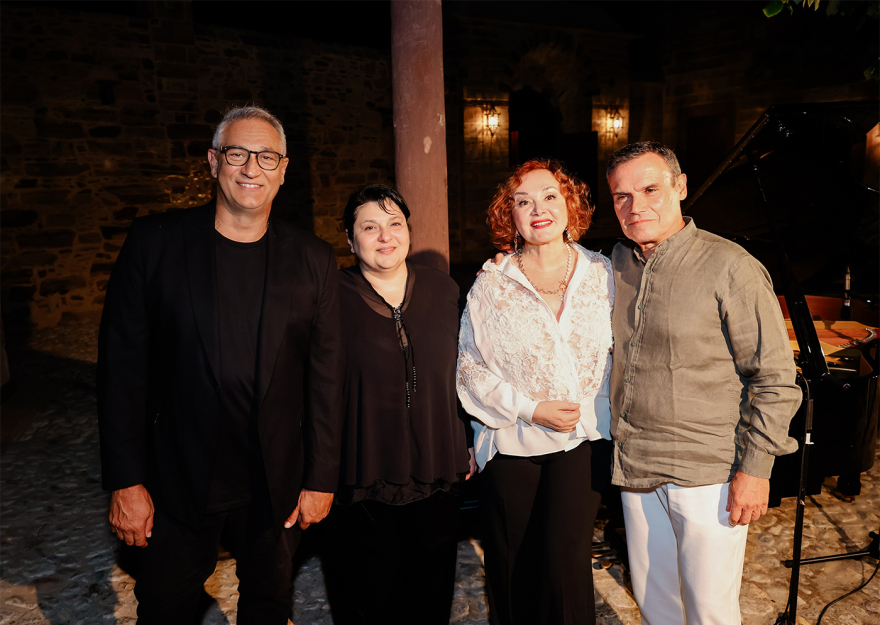 Στο Φως του Castelli - 4 χρόνια πολιτισμού και οραμάτων στο φεστιβάλ Χίου, από την αρχαιολογία έως την AI 