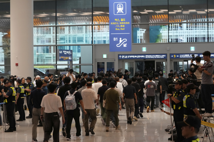 Γκάφα της Υπηρεσίας Μετανάστευσης: Απέλασαν στελέχη της Hyundai και πάγωσαν την μεγαλύτερη επένδυση της Νότιας Κορέας στις ΗΠΑ
