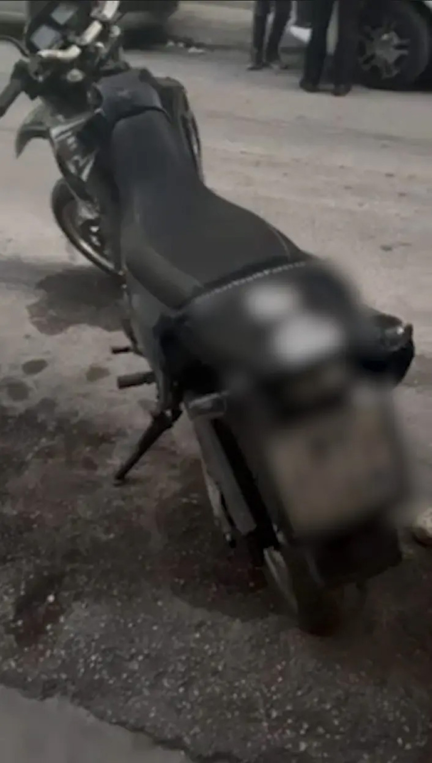 Συνελήφθη 28χρονος επειδή έκανε σούζα με μοτοσικλέτα για περίπου 350 μέτρα σε κεντρική Λεωφόρο της Καλλιθέας