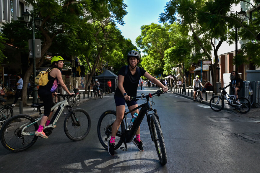 Πώς ήταν η Αθήνα χωρίς αυτοκίνητα - Μία ιστορική αναδρομή από τους αμαξάδες με τη φουστανέλα μέχρι το σήμερα