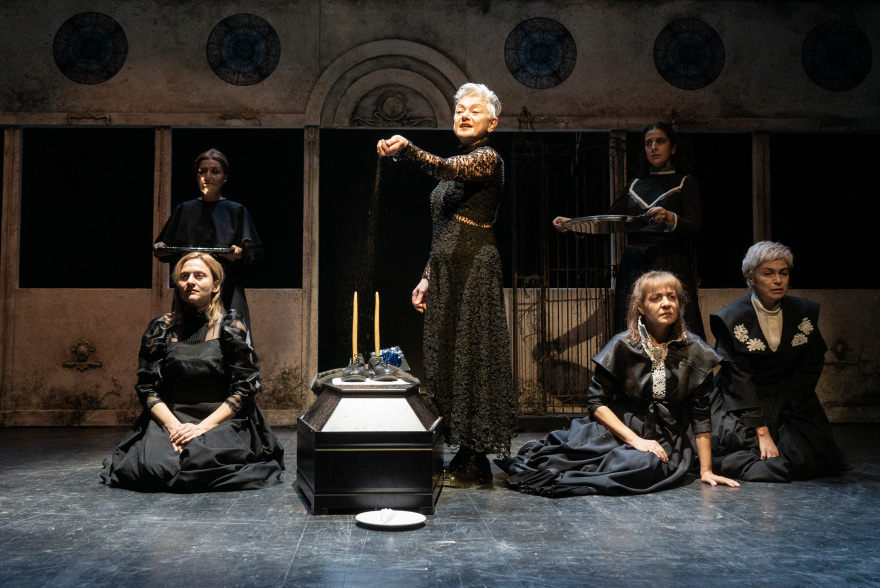 Κρατικό Θέατρο Βορείου Ελλάδος: «Αυτή η νύχτα μένει» και ο θρυλικός «Ζορμπάς» στο νέο του πρόγραμμα