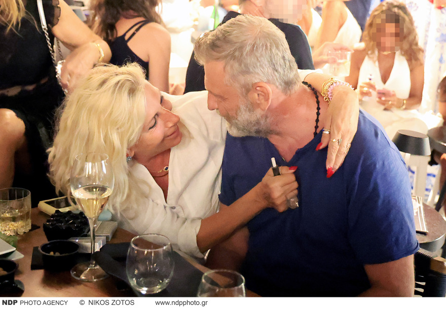 Απόστολος Γκλέτσος: «Έχω ερωτευτεί στα 60 μου, ζήλεψα και διεκδίκησα»