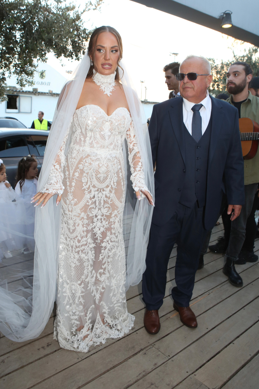 Γιώργος Λιβάνης και Ανδρομάχη παντρεύτηκαν και βάφτισαν τον γιο τους, δείτε βίντεο και φωτογραφίες