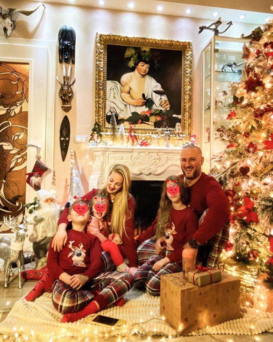 Φλοριάν Μπινάι: Ο κωμικός με τις καταπληκτικές μιμήσεις που θέλει να τελειώσει την κυριαρχία του Έντι Ράμα στα Τίρανα
