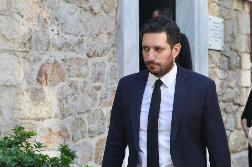 Κωνσταντίνος Κυρανάκης: Το τελευταίο «αντίο» στη μητέρα του - Δείτε φωτογραφίες