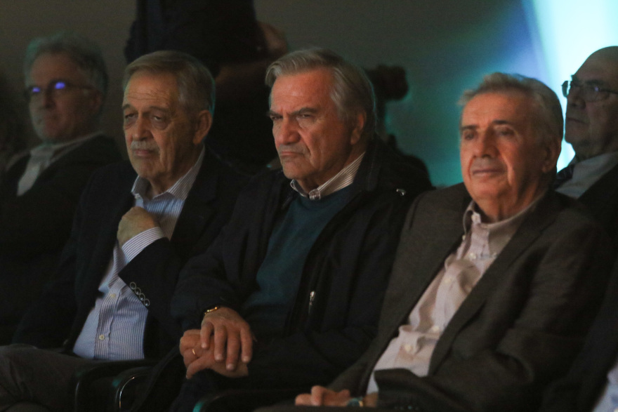 ΠΑΣΟΚ: Έντονη κινητικότητα παρά την ακούνητη βελόνα στις δημοσκοπήσεις 

