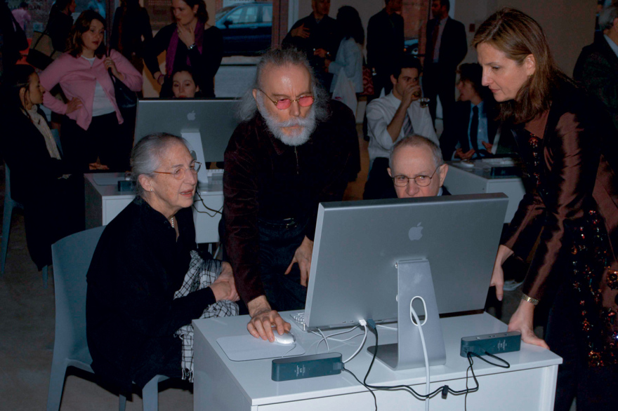 Λουκάς Σαμαράς, ο άρχοντας του παράξενου