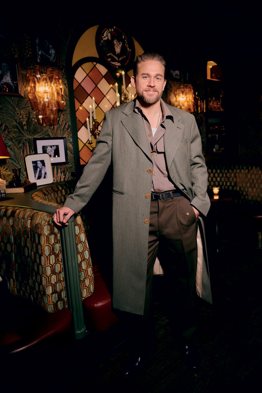 Ο Εντ Γκιν είναι ίσως ένας από τους καλύτερους ρόλους της μακράς καριέρας του Τσάρλι Χάναμ