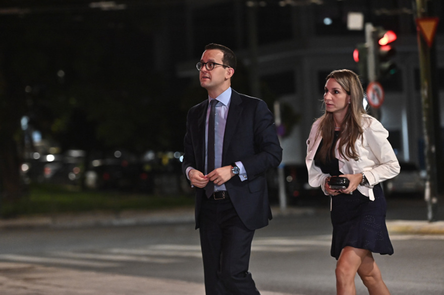 Οι καλεσμένοι της Κίμπερλι Γκιλφόιλ, πολιτικοί και επιχειρηματίες, στον Αργυρό - Δείτε φωτογραφίες και βίντεο