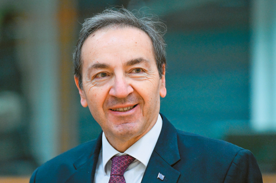 1.041 υπάλληλοι πιάνουν δουλειά στα δικαστήρια