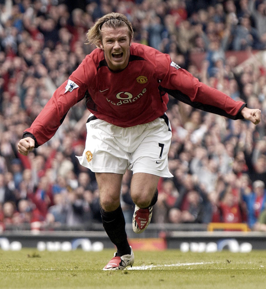 Ο Βασιλιάς Κάρολος έχρισε ιππότη τον Ντέιβιντ Μπέκαμ - Δείτε βίντεο