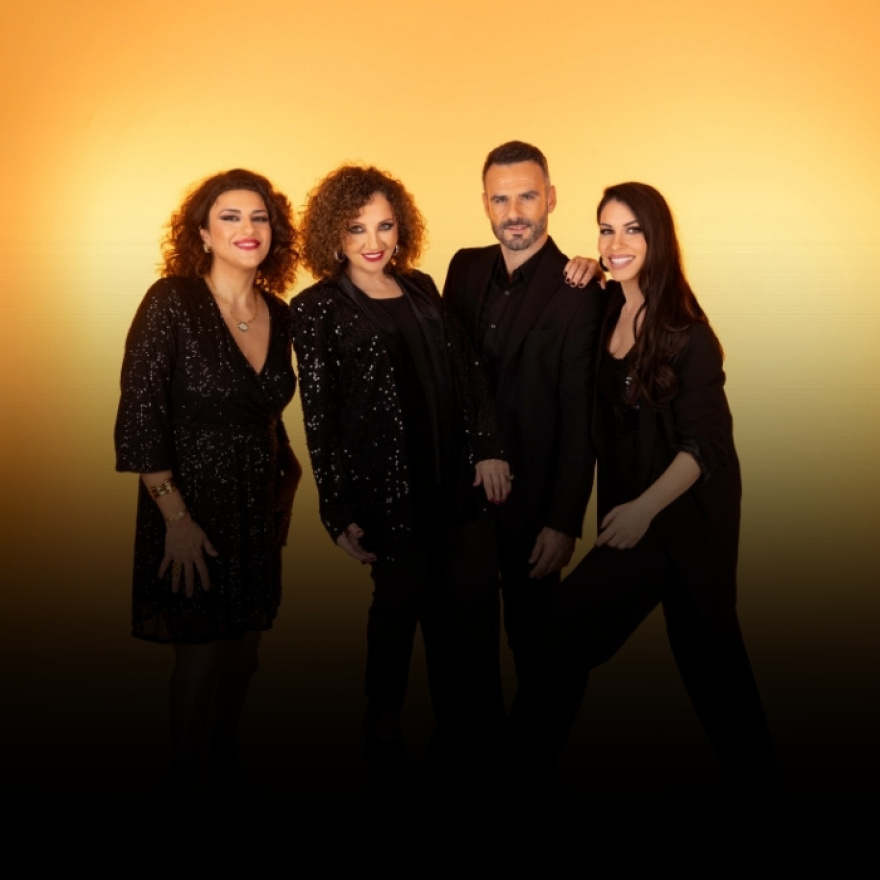 Γλυκερία: Ετοιμάζει ζωντανές εμφανίσεις στην Πλάκα 
