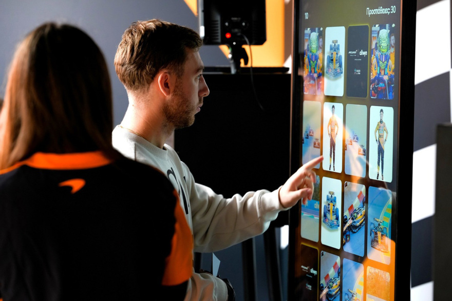 Το showcar της McLaren F1 Team στο Ζάππειο Μέγαρο
