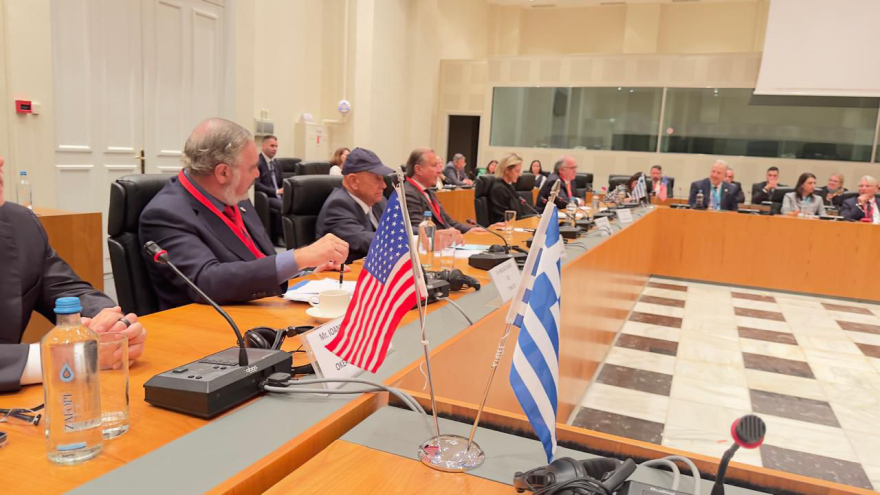 Ζάππειο: Συνάντηση επτά κορυφαίων Ελλήνων εφοπλιστών με τον Αμερικανό υπουργό Εσωτερικών Νταγκ Μπέργκαμ