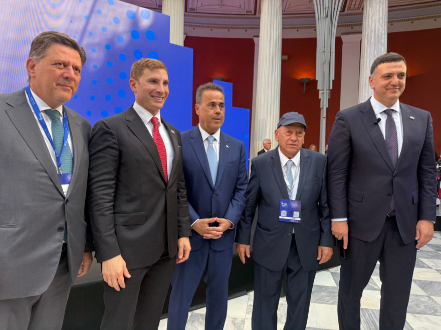 Ζάππειο: Συνάντηση επτά κορυφαίων Ελλήνων εφοπλιστών με τον Αμερικανό υπουργό εσωτερικών Νταγκ Μπέργκμαν
