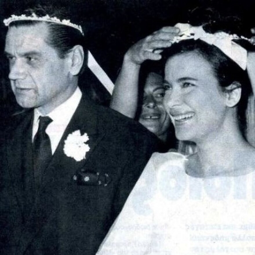 Πέθανε ο θρυλικός σχεδιαστής μόδας Ντίμης Κρίτσας: Έντυσε από την Λαμπέτη μέχρι γαλαζοαίματες, σχεδίασε το νυφικό της Καρέζη - Η μυθιστορηματική ζωή του